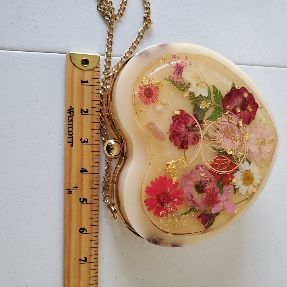 Heart Shaped Pressed Flower Resin Purse Chain Strap Wearable Art Clutch Bella - Picture 13 of 16